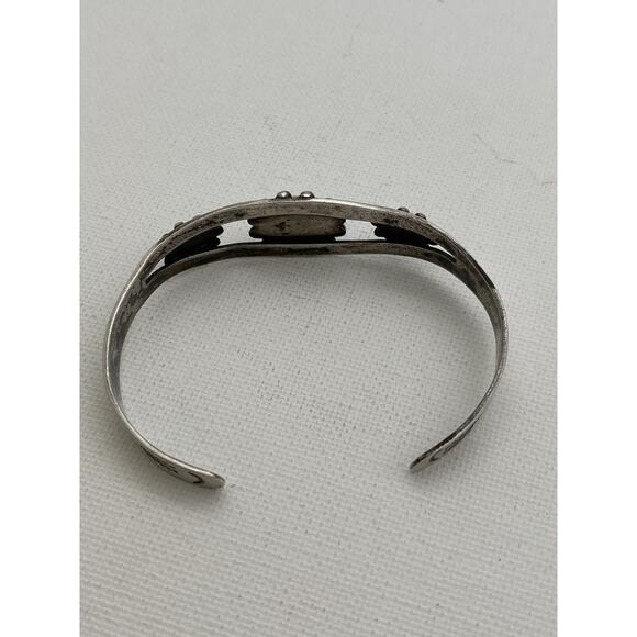 VINTAGE FRED HARVEY NATIVE AMERICAN STERLING SILVER CUFF BRACELET - Picture 6 of 11